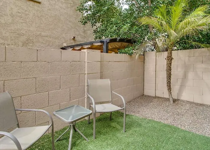 Holiday home 3 Bdrm Townhouse Wgarage In Gated Complex