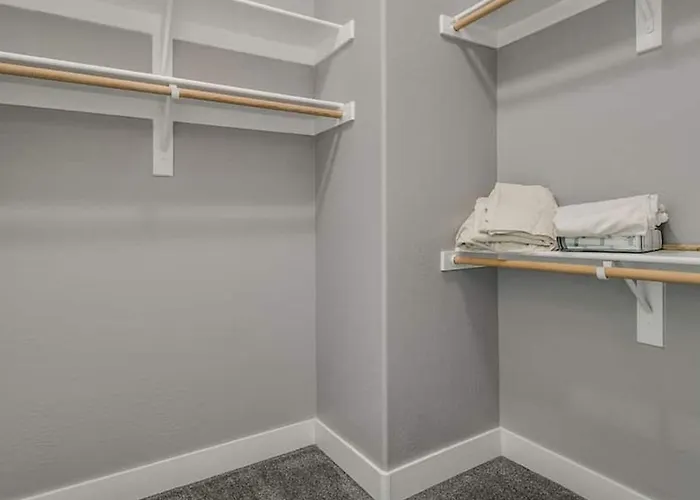 Holiday home 3 Bdrm Townhouse Wgarage In Gated Complex