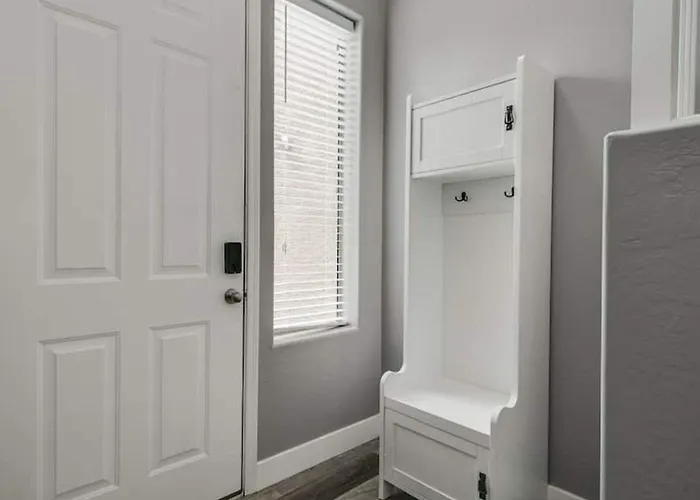 3 Bdrm Townhouse Wgarage In Gated Complex Holiday home *