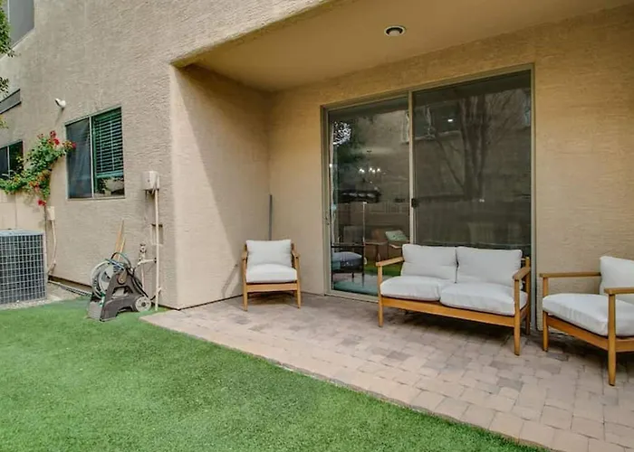3 Bdrm Townhouse Wgarage In Gated Complex Holiday home *